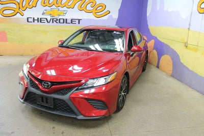 2020 Toyota Camry SE
