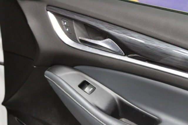 2022 Buick Enclave Essence 2