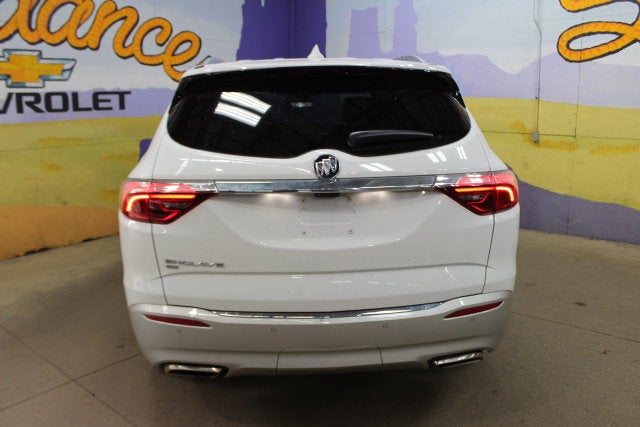 2022 Buick Enclave Essence 2