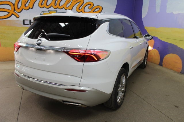 2022 Buick Enclave Essence 2