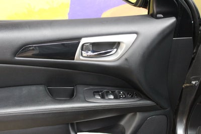2020 Nissan Pathfinder SV