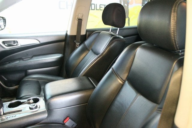 2017 Nissan Pathfinder SL