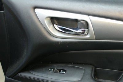 2017 Nissan Pathfinder SL