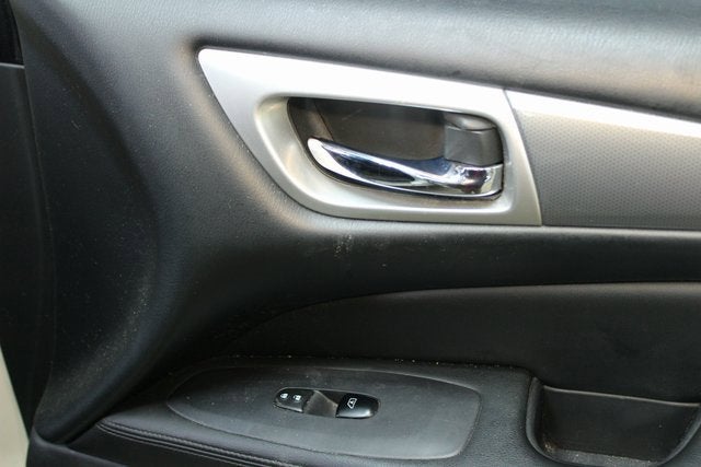 2017 Nissan Pathfinder SL