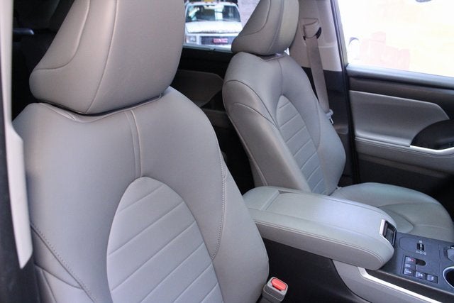 2024 Toyota Highlander Hybrid XLE