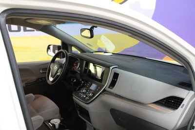 2017 Toyota Sienna LE Auto Access Seat