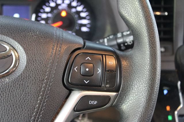 2017 Toyota Sienna LE Auto Access Seat