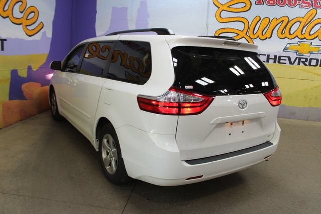 2017 Toyota Sienna LE Auto Access Seat