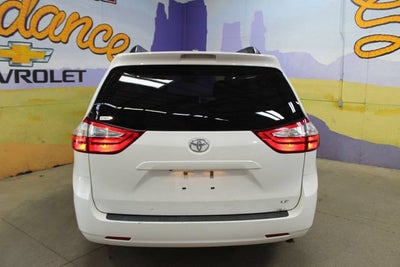 2017 Toyota Sienna LE Auto Access Seat