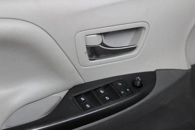 2020 Toyota Sienna LE Auto Access Seat