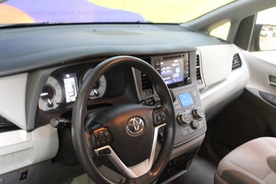 2020 Toyota Sienna LE Auto Access Seat