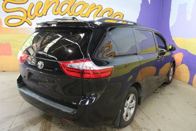2020 Toyota Sienna LE Auto Access Seat