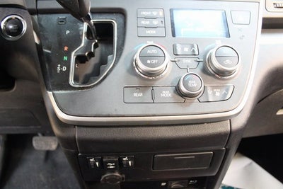 2020 Toyota Sienna SE