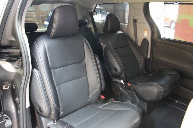 2020 Toyota Sienna SE