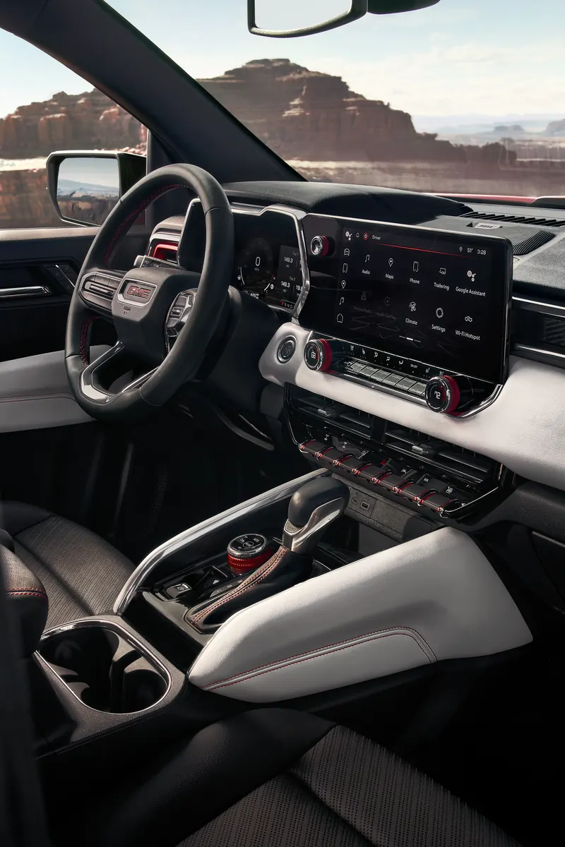 2026 GMC Canyon infotainment system at Sundance GMC in SAINT JOHNS MI